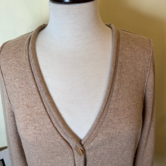 Sundance Cardigan Sweater Size L Peanut Color Long Sleeve Button 100% Cashmere - Picture 3 of 9